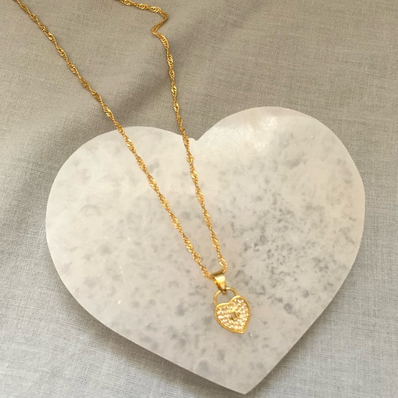 Gold filled heart lock necklace - Picture 2 of 2